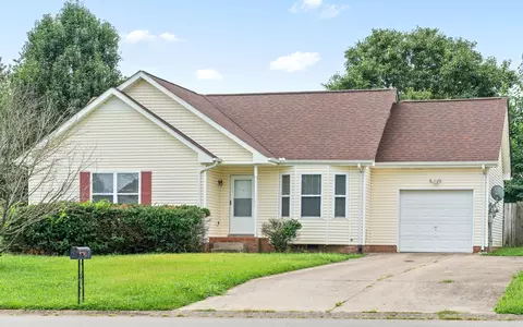 3212 N Senseney Cir, Clarksville, TN 37042