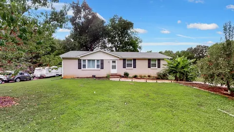 405 Andrew Dr, Clarksville, TN 37042