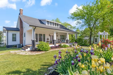 102 Poplar St, Dickson, TN 37055