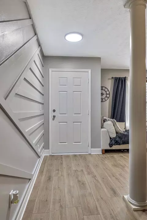 Entry Way - 2122 Burgess Ln, Spring Hill, TN 37174 photo 2 of 3