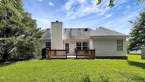 Exterior - 2122 Burgess Ln, Spring Hill, TN 37174 photo 7 of 8