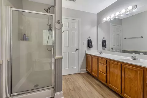 Bath - 2122 Burgess Ln, Spring Hill, TN 37174 photo 2 of 2