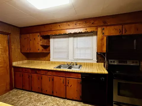 Kitchen - 4690 Akin Rd, Cunningham, TN 37052 photo 1 of 3