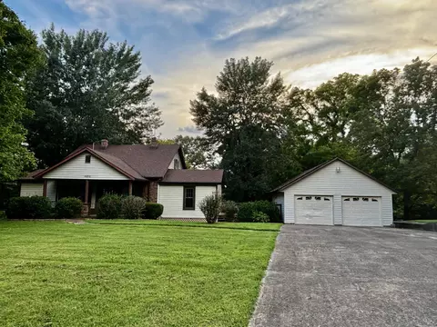 Exterior - 4690 Akin Rd, Cunningham, TN 37052 photo 2 of 9