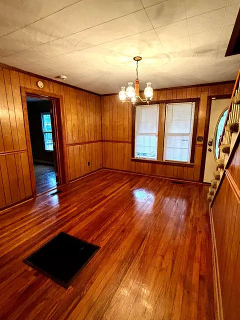 Dining - 4690 Akin Rd, Cunningham, TN 37052 photo 1 of 1