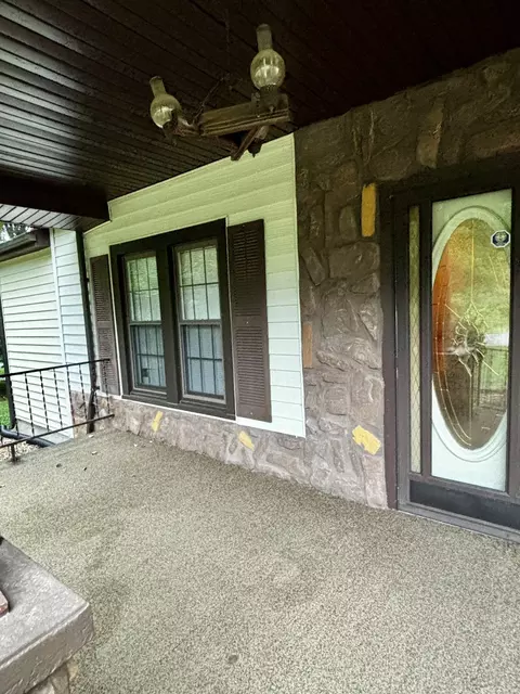 Exterior - 4690 Akin Rd, Cunningham, TN 37052 photo 4 of 9