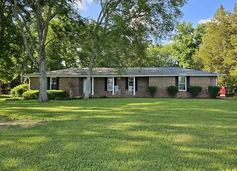 1515 Smith Dr, Lebanon, TN 37087
