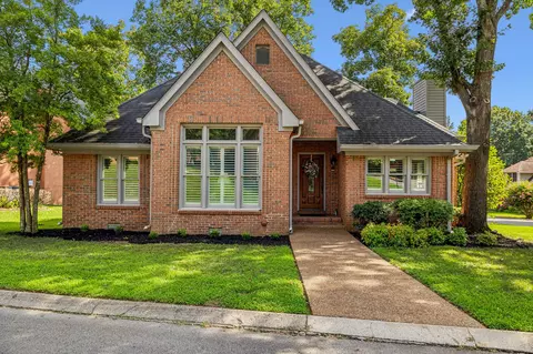 5528 Regatta Blvd, Hermitage, TN 37076