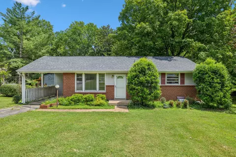3912 W Valley Dr, Nashville, TN 37211