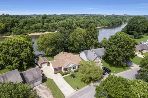 2176 Riverway Dr, Old Hickory, TN 37138