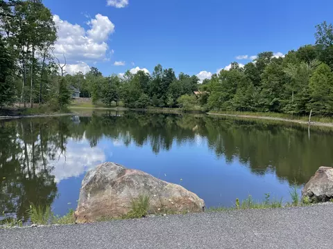 2 Lake Trl, Dunlap, TN 37327