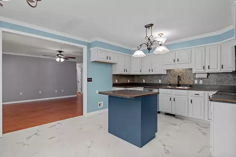 Kitchen - 105 Capps Rd, Mcewen, TN 37101 photo 2 of 4