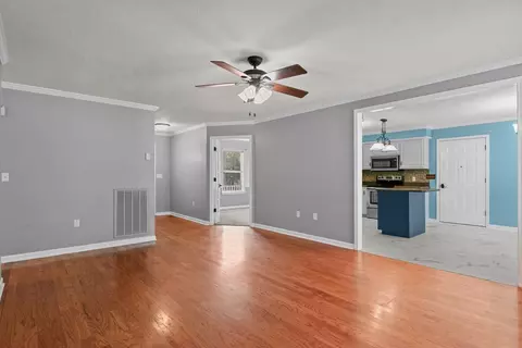 Living - 105 Capps Rd, Mcewen, TN 37101 photo 2 of 3