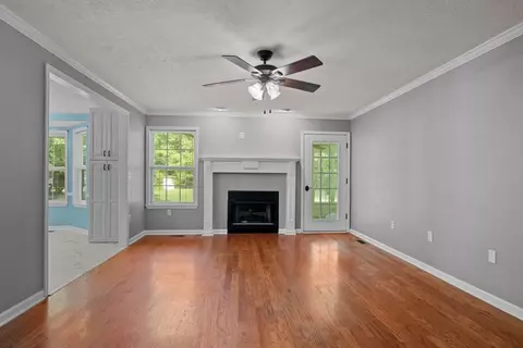 Living - 105 Capps Rd, Mcewen, TN 37101 photo 1 of 3