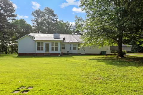Exterior - 105 Capps Rd, Mcewen, TN 37101 photo 7 of 14