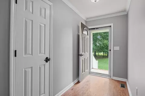 Entry Way - 105 Capps Rd, Mcewen, TN 37101 photo 1 of 1