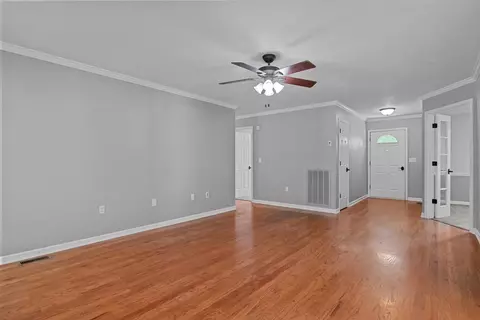 Living - 105 Capps Rd, Mcewen, TN 37101 photo 3 of 3