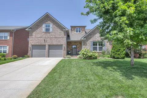 5033 Saint Ives Dr, Murfreesboro, TN 37128