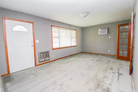 Living - 627 E Main St, Dresden, TN 38225 photo 5 of 7