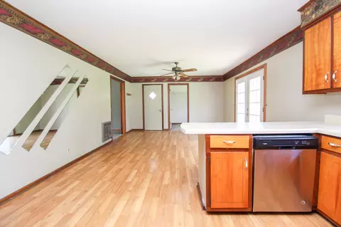 Living - 627 E Main St, Dresden, TN 38225 photo 3 of 7
