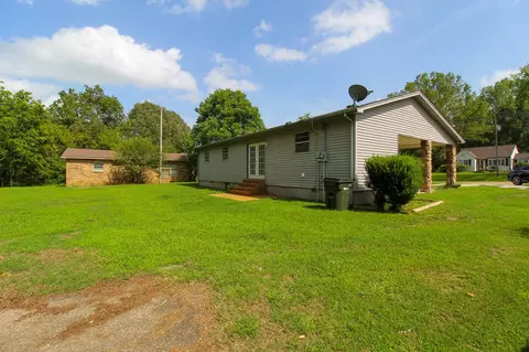 Exterior - 627 E Main St, Dresden, TN 38225 photo 4 of 8