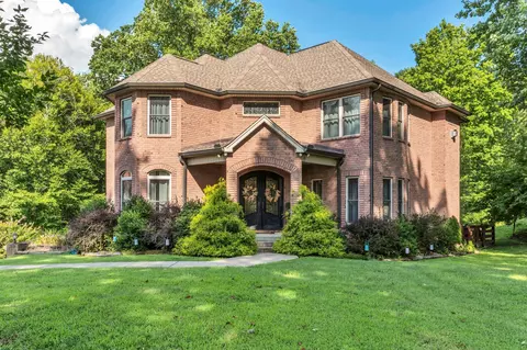 1101 Loop Dr, Pleasant View, TN 37146