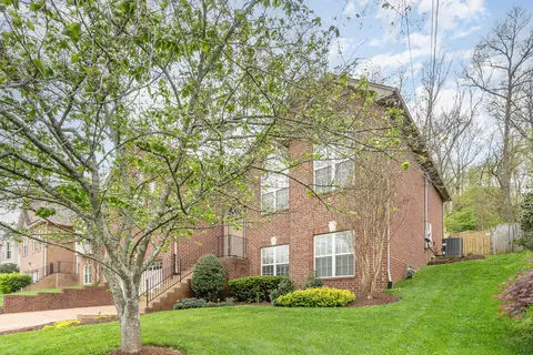 6821 Sunnywood Dr, Nashville, TN 37211