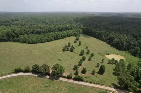 2 Glenhaven Ln, Goodspring, TN 38460