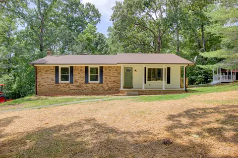 320 Valley View Rd, Dover, TN 37058