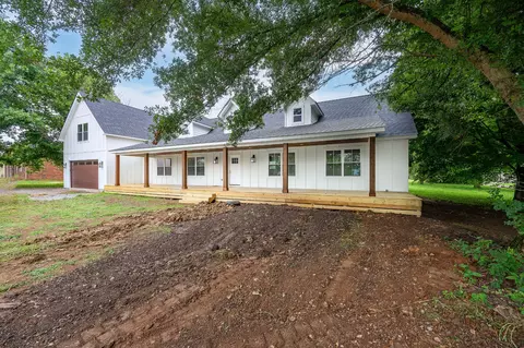 1586 Hartsville Pike, Lebanon, TN 37087