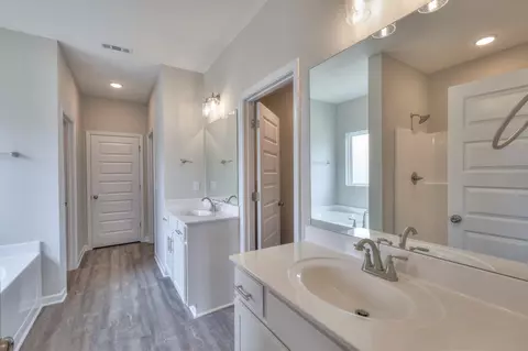 Entry Way - 159 Bartow Dr, Decherd, TN 37324 photo 4 of 8
