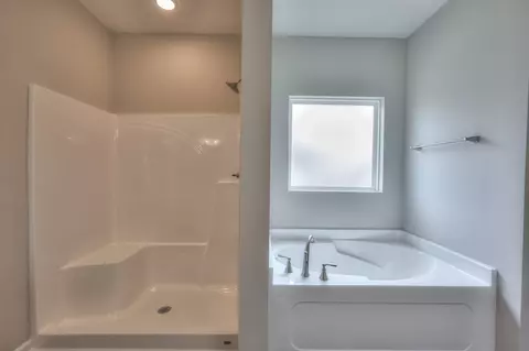 Bath - 159 Bartow Dr, Decherd, TN 37324 photo 1 of 2