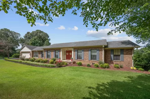 130 Hillcrest Dr, Lexington, TN 38351