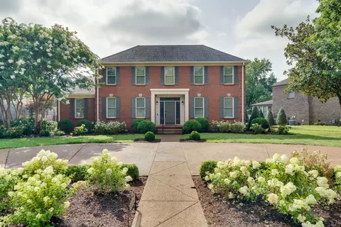 802 Greenbrier Dr, Murfreesboro, TN 37130