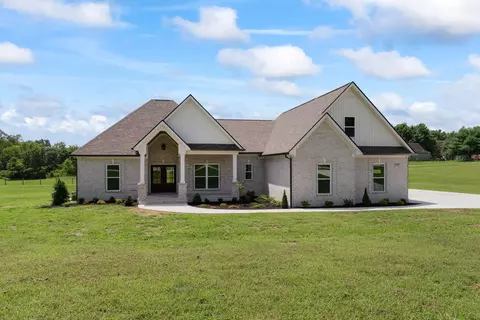 8008 Traditions Ln, Columbia, TN 38401