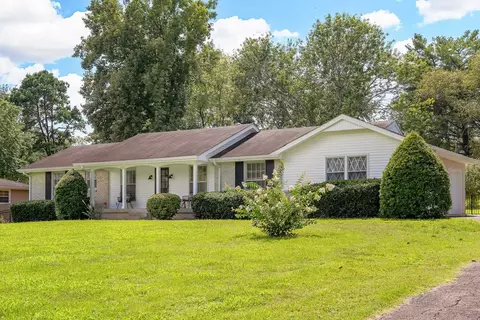 388 Indian Lake Rd, Hendersonville, TN 37075