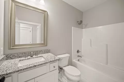 Bath - 4611 Window Cliff Rd, Baxter, TN 38544 photo 1 of 2