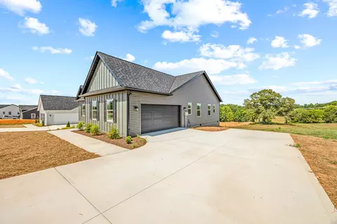 Exterior - 4611 Window Cliff Rd, Baxter, TN 38544 photo 3 of 8