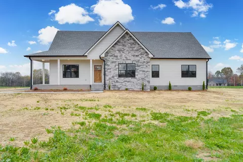 177 Makinley Dr, Lafayette, TN 37083