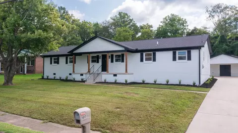 1517 S Cannon Blvd, Shelbyville, TN 37160