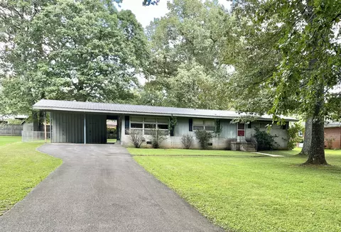 907 Westwood Dr, Tullahoma, TN 37388