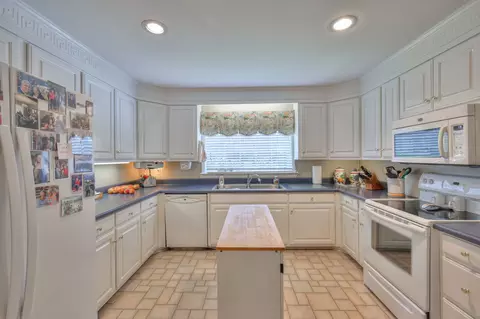 Kitchen - 2003 Riverview Dr, Murfreesboro, TN 37129 photo 1 of 4