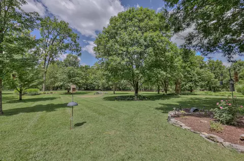 Exterior - 2003 Riverview Dr, Murfreesboro, TN 37129 photo 6 of 9