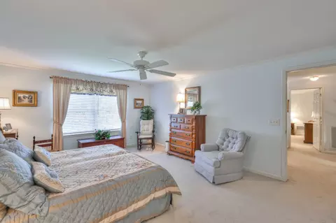 Bedroom - 2003 Riverview Dr, Murfreesboro, TN 37129 photo 6 of 8