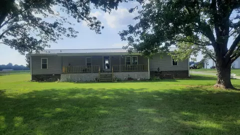 1479 Akersville Rd, Lafayette, TN 37083