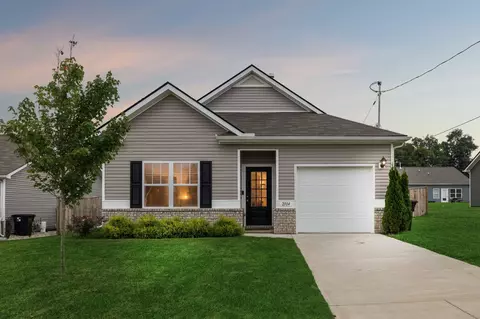 2104 Franks Ct, Columbia, TN 38401