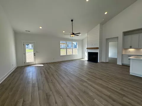 Living - 145 Cavalcade Loop, Gallatin, TN 37066 photo 4 of 6