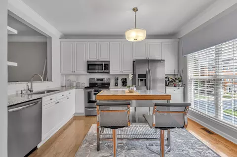 7252 Highway 70 S #702, Nashville, TN 37221