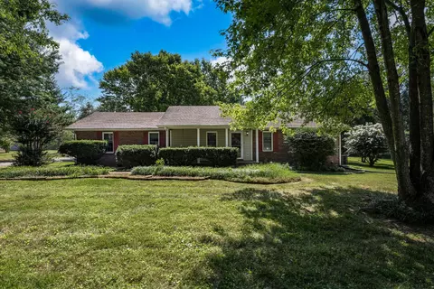 117 Hickory Hill Dr, Cottontown, TN 37048