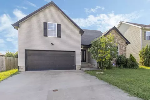 3752 Silver Fox Ln, Clarksville, TN 37040
